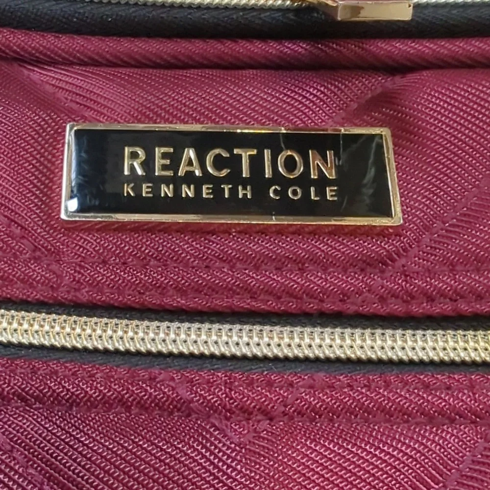 Reaction, Kenneth Cole, Burgundy/Plum Chevron Quilted Laptop Bag